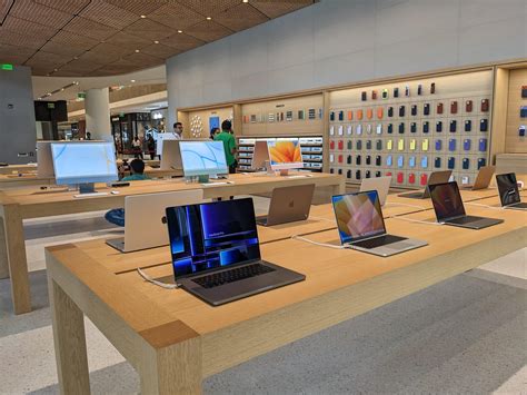 APPLE STORE